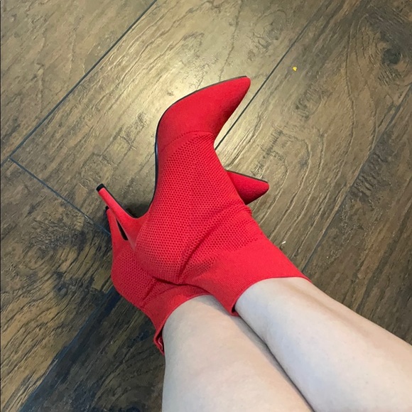 Red boots - Picture 3 of 4